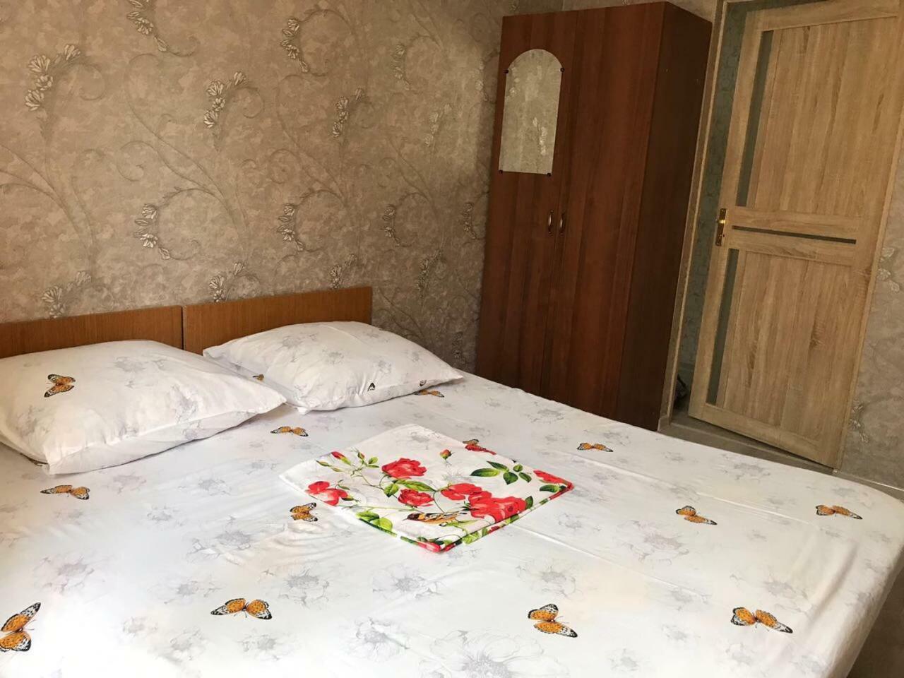 Guesthouse Milena Leselidze Exteriör bild
